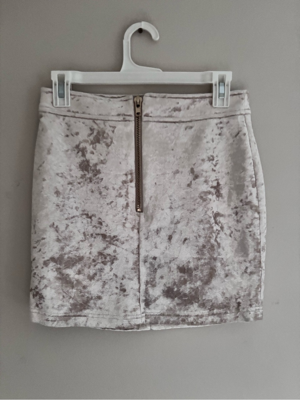 Forever 21 Crushed Velvet Mini Skirt with Front Zip - blush